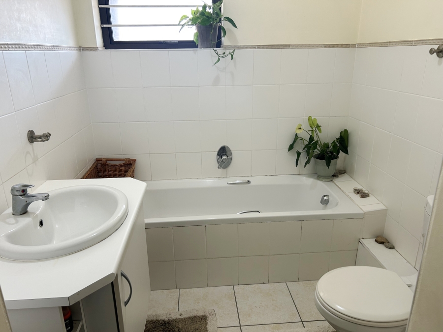 2 Bedroom Property for Sale in Somerset West Western Cape
